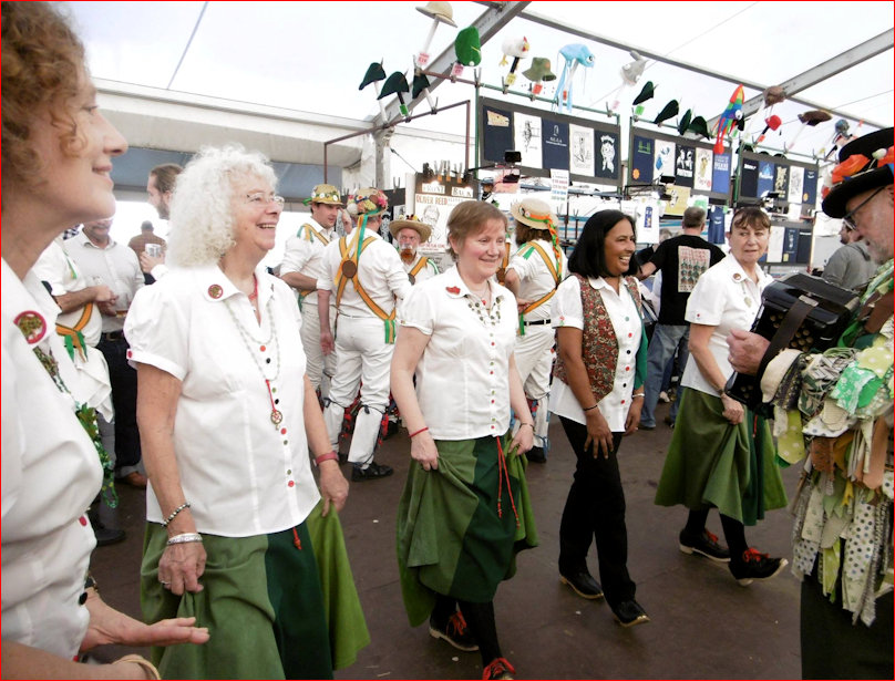 Clog Lady Dancers in action