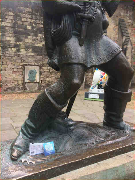 Robin Hood Statue